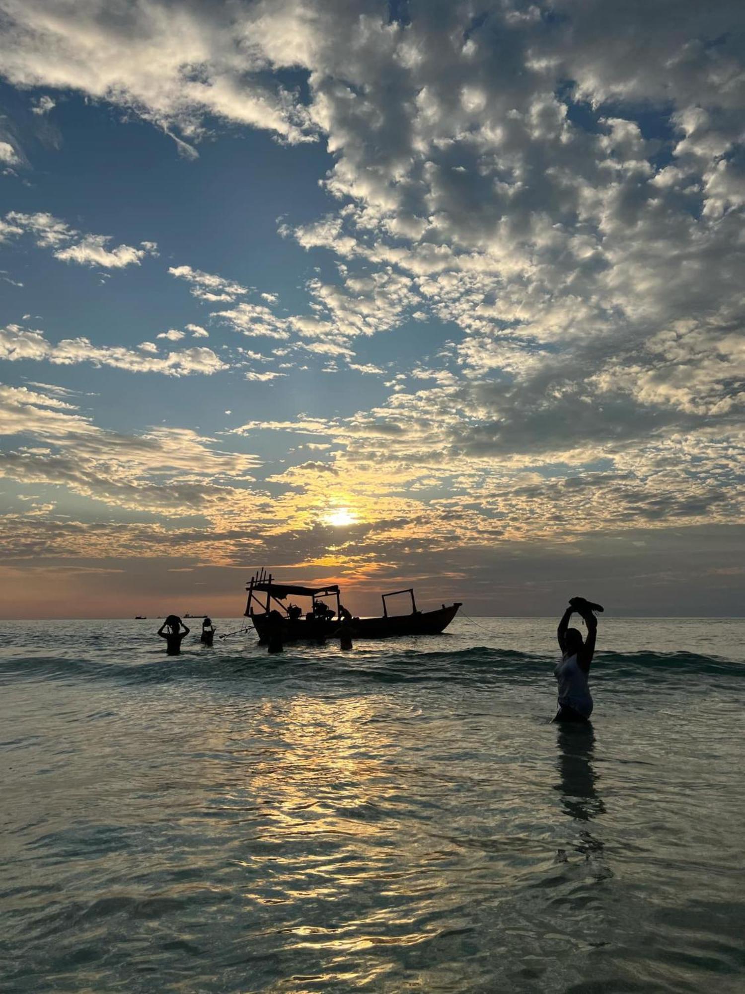 Easy Tiger - M'Pai Bay Beach, Koh Rong Sanloem Extérieur photo